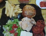 صورة لخطوة 1 من وصفة طبق مشكل مثل ماكدونالد 🍟🍔🍷