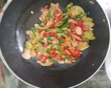 Foto langkah ke 3 dari resep Oseng Ikan Asin Klotok.