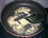 Foto langkah ke 2 dari resep Nasi goreng kunyit.