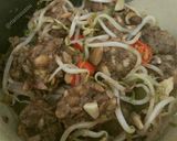 Foto langkah ke 4 dari resep Tumis Oncom Toge.