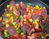 Foto del paso 2 de la receta: Tortiglioni con vegetales, chicharrón de camarón y salami