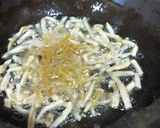 A picture of step 2 of Nylon Poha Golden Chivda.
