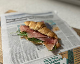 Foto del paso 3 de la receta: Croissant rellenos de jamón