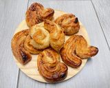 Foto del paso 5 de la receta: Orejitas con azúcar y canela