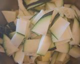 Darált hússal töltött tök és cukkini sok reszelt sajttal 🥂🥂🥂 recept fázis 4 fotója
