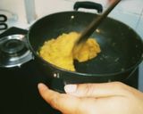 A picture of step 4 of Moong Dal Halwa.