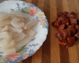 Foto del paso 4 de la receta: Garbanzos encebollados con calamar y chorizo
