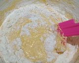 Foto langkah ke 5 dari resep Pumpkin Cupcake with Cream Cheese Frosting.
