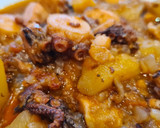 Foto del paso 6 de la receta: Pulpo encebollado con chorizo y patatas