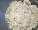 मावे की बर्फी (mawe ki barfi recipe in Hindi) रेसिपी चरण 2 फोटो