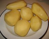 Foto del paso 1 de la receta: Papas fritas con cheddar panceta y salchichas