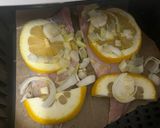 Foto del paso 1 de la receta Lubina con limón y cebolla en airfryer | Cena en 12 minutos