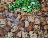 Foto langkah ke 6 dari resep Isian Bacang Ketan Ayam dan Jamur Shiitake.