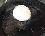 A picture of step 3 of Egg burger.