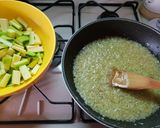 Foto del passaggio 2 della ricetta Farfalle alla crema scalogno