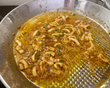 Foto del paso 3 de la receta: Fideua de gamba roja y calamar 🦑