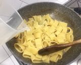 Foto del passaggio 3 della ricetta Cacio e pepe
