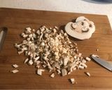 Foto del paso 1 de la receta: Sopa de champiñones y caracolitos