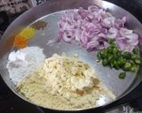 कांदा भजी रेसिपी स्टेप 1 फोटो 