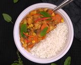 A picture of step 9 of Vegan thai red curry.