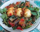 Foto langkah ke 5 dari resep Telur Terong Sambal Kemangi.