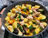 Une image de l'étape 25 de Tajine de poulet aux légumes et pruneaux.