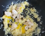 A picture of step 4 of Fried konjac rice.