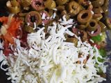 أومليت الخضار بطعم البيتزا