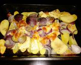 Almás hagymás sült krumpli sajttal - köretnek recept fázis 6 fotója