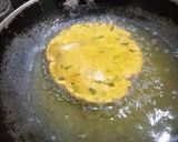 ज्वारीच्या पिठाच्या पौष्टिक पुर्या(मराठवाडा स्पेशल) (jowarichya pithachya purya recipe in marathi) रेसिपी स्टेप 3 फोटो 