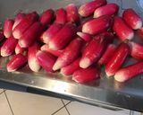 Une image de l'étape 1 de Salade de tomates,scarole,céleri et thon aux radis « fleurs ».