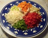 Foto del paso 1 de la receta Lentejas pardinas con verduras y salchichas frescas