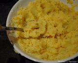 A picture of step 6 of Pasta vermicelli nest with mashed potatoes.