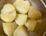 A picture of step 3 of Mochar Chop.