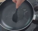 รูปขั้นตอนการทำที่ 2 ของ บะหมี่ไข่ม้วนไส้ผักโขม