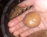 A picture of step 5 of Besan ke ladoo.