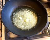 Foto del paso 2 de la receta: Champiñones salteados con arroz blanco. #paraprincipiantes