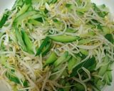 小黃瓜炒金針豆芽的食譜步驟4照片