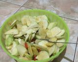 Foto langkah ke 2 dari resep Rujak mangga gulpa.