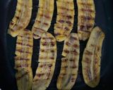 Foto langkah ke 5 dari resep Pisang Penyet Topping Coklat Keju.