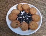 A picture of step 5 of Black Raisin & Nuts Cookies.