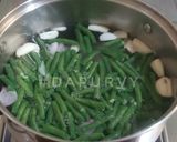 Foto langkah ke 2 dari resep Sayur Bening Kacang Panjang.