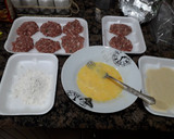Foto del paso 1 de la receta: Filetes rusos con ensalada
