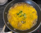 A picture of step 3 of Tamago donburi (egg rice bowl).