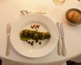 Foto del paso 9 de la receta: Coles de Bruselas caramelizadas con Guacamole picante, Guanchiale y Lima