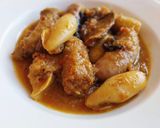 Foto del paso 10 de la receta: Cazuela de butifarra, calamares y surtido de setas deshidratadas