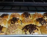 Foto langkah ke 8 dari resep 26. Bolen Pisang Cokelat Keju.