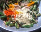 A picture of step 3 of Okra (sweet and sour).