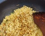 Foto langkah ke 5 dari resep Mie Goreng Simpel.
