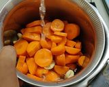 A picture of step 2 of Carrot kheer.